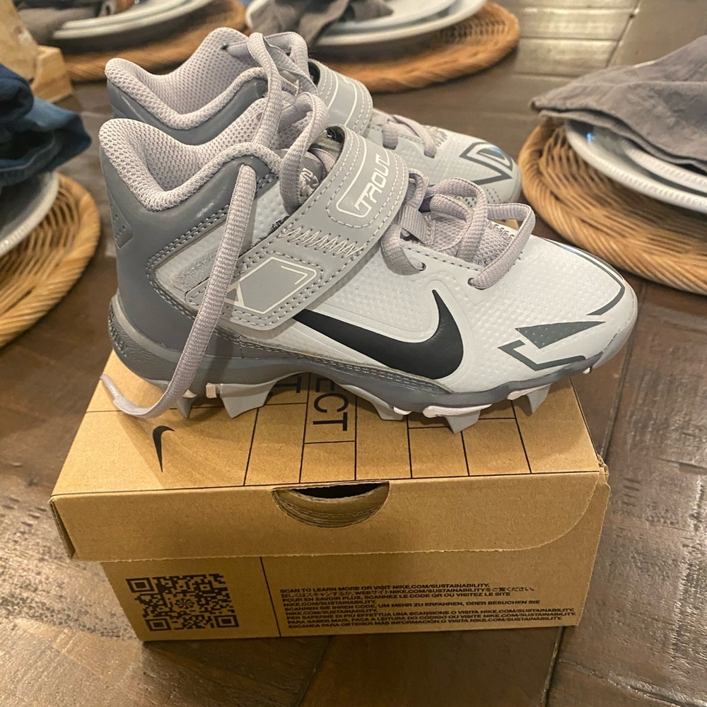 Boys Nike baseball cleats.